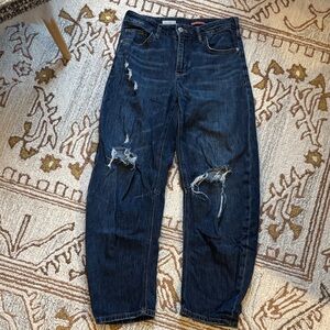 💙 PILCRO The Bow Boyfriend Distressed Jeans